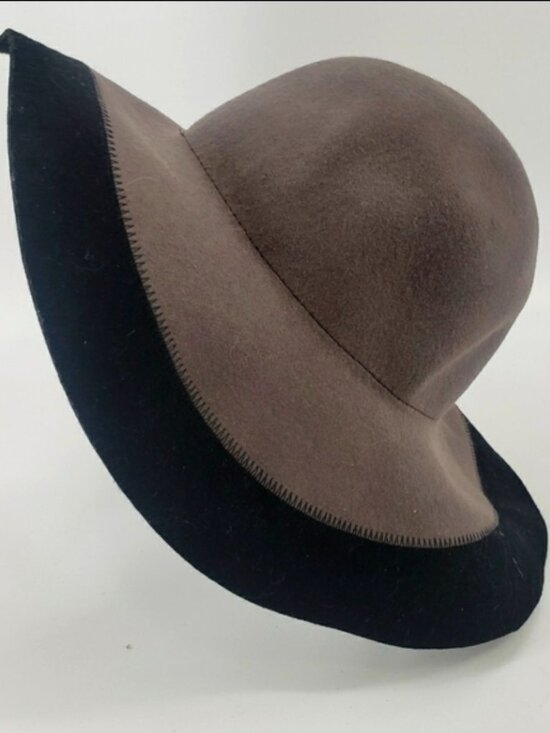 Vtg Two-Tone Wide Brim Wool Hat In Taupe & Black Stitch Detail Chic & Stylish De main image 5